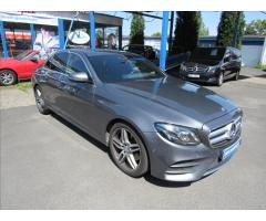 Mercedes-Benz Třídy E 2,0 E 220 d 4MATIC - 3