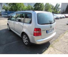 Volkswagen Touran 1,9 TDI 74kW 7 míst Trendline - 4