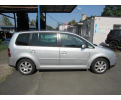 Volkswagen Touran 1,9 TDI 74kW 7 míst Trendline - 8