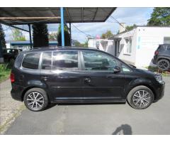 Volkswagen Touran 1,6 TDI 77kW 5 míst - 8