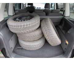 Volkswagen Touran 1,6 TDI 77kW 5 míst - 28