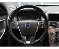 Volvo XC60 2,4 D4 Momentum AWD AUT ČR - 12