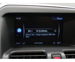 Volvo XC60 2,4 D4 Momentum AWD AUT ČR - 17