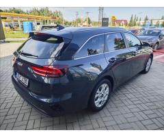 Kia Ceed 1,5 T-GDI  SW TOP - 6