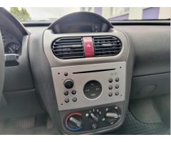 Opel Corsa 1,2i 16V / automat / - 26