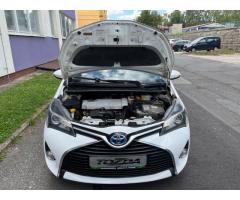 Toyota Yaris 1,5 Hybrid / automat / - 27