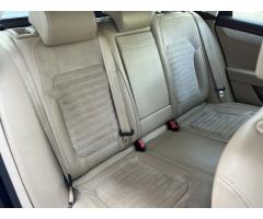 Volkswagen Passat 2,0 TDI Highline servis.kn. - 25