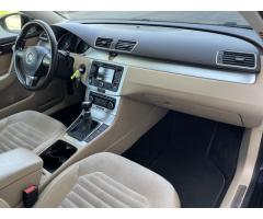 Volkswagen Passat 2,0 TDI Highline servis.kn. - 30