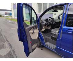 Ford Tourneo Custom 2,2 TDCi / 8míst / - 8