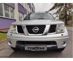 Nissan Navara 2,5 DCi 4WD /servis/ hardtop / - 7