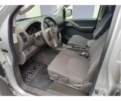 Nissan Navara 2,5 DCi 4WD /servis/ hardtop / - 10