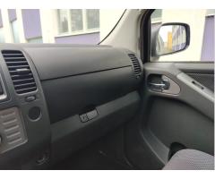 Nissan Navara 2,5 DCi 4WD /servis/ hardtop / - 27