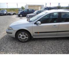 Renault Laguna 1,8 88Kw 16V RXT - 10