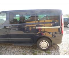 Ford Tourneo Custom 2,2 TDCi 92kW 8 míst!!! - 9