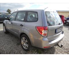 Subaru Forester 2,0 D 108Kw Active - 8