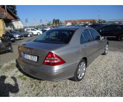 Mercedes-Benz Třídy C 3,0 C 320 CDI Elegance - 6