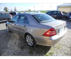 Mercedes-Benz Třídy C 3,0 C 320 CDI Elegance - 8