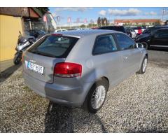 Audi A3 1,6 i 75Kw Attraction - 6