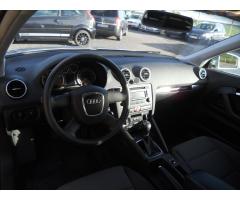 Audi A3 1,6 i 75Kw Attraction - 13