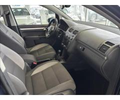 Volkswagen Touran 2,0   TDI 103kW,SERVISKA,7 MÍST - 9