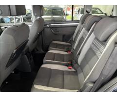 Volkswagen Touran 2,0   TDI 103kW,SERVISKA,7 MÍST - 17